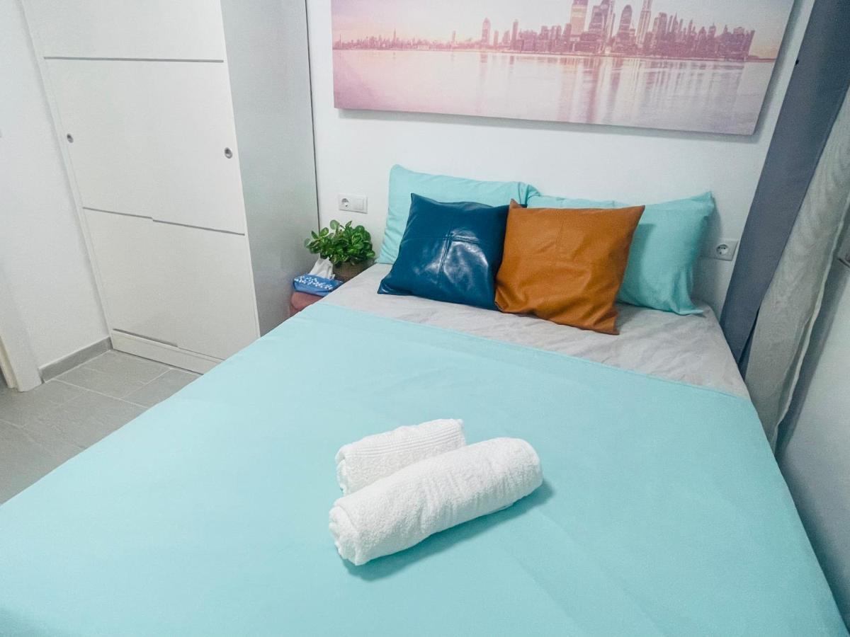 Appartamento Fantastico Apartamento Usera Madrid Esterno foto