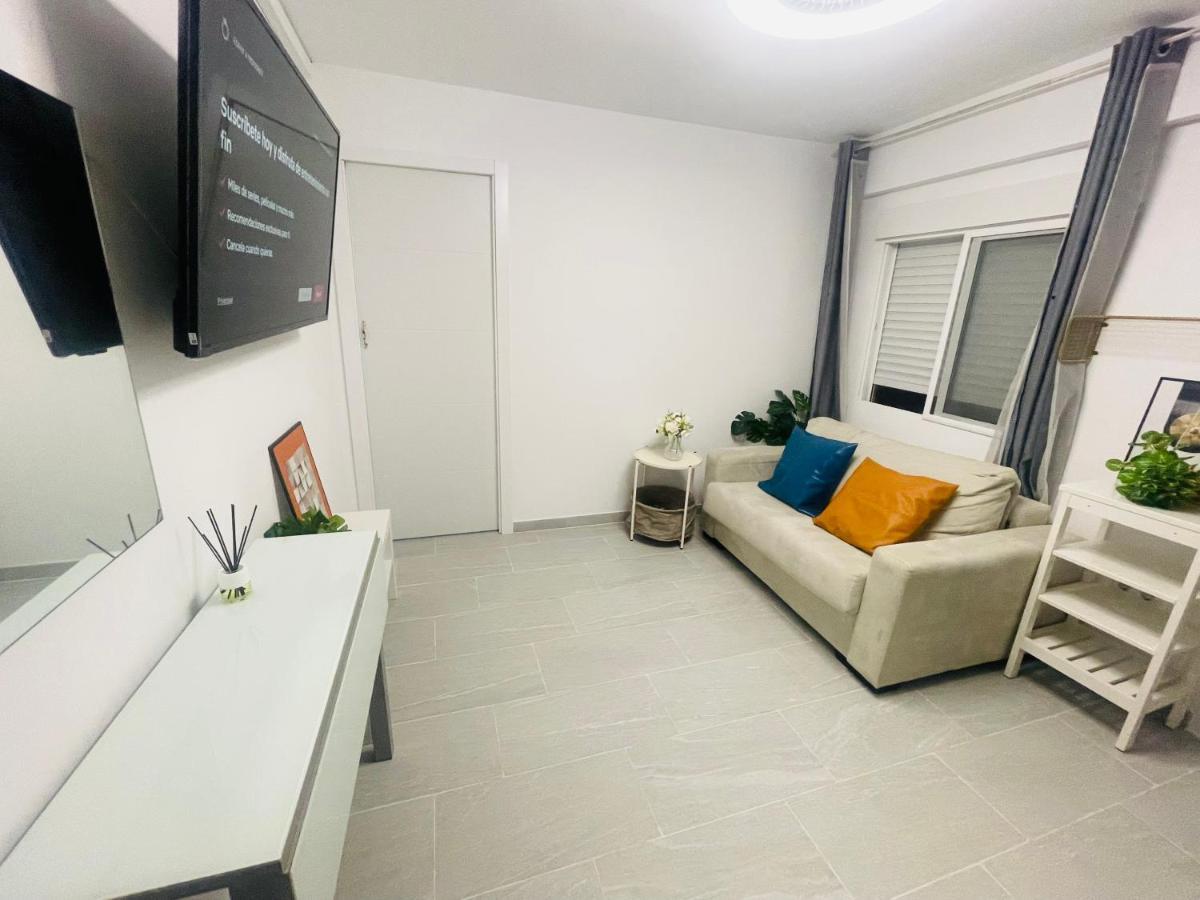 Appartamento Fantastico Apartamento Usera Madrid Esterno foto