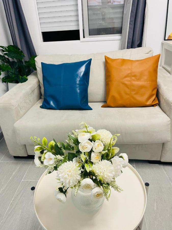 Appartamento Fantastico Apartamento Usera Madrid Esterno foto